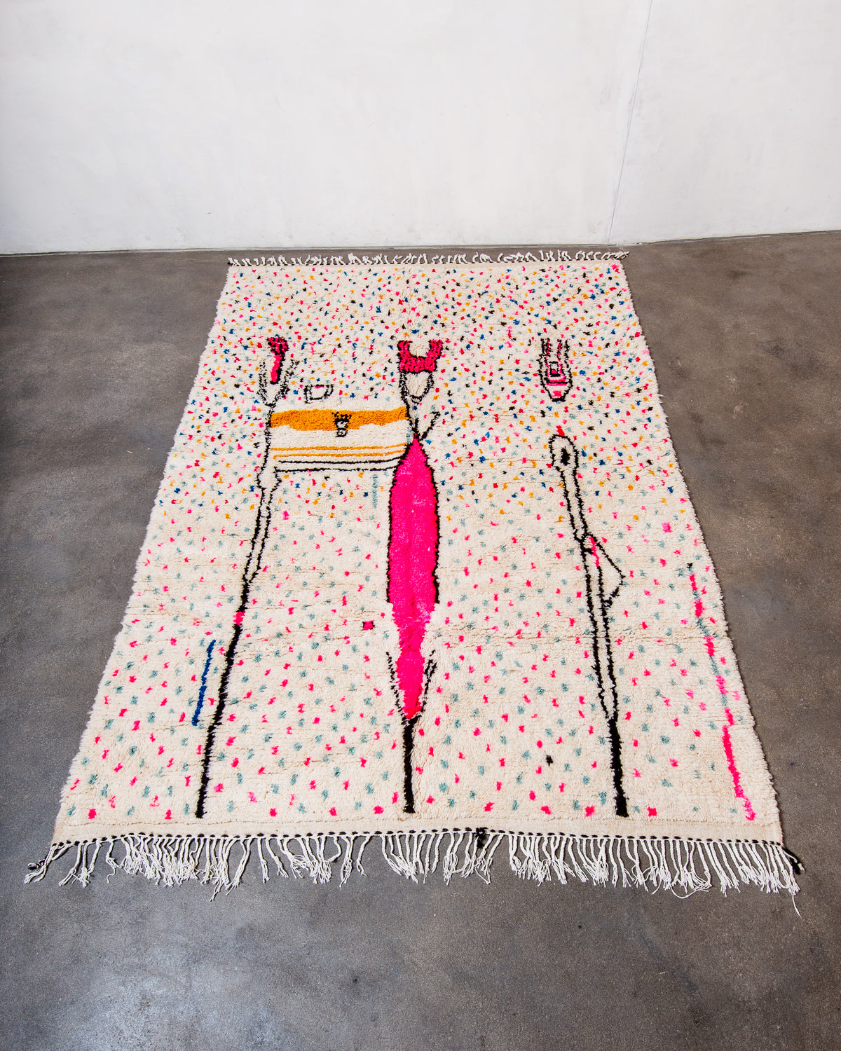 Modern designer handcrafted Berber rug from Morocco. Azilal rug with beautiful colours and patterns. Made of sheep’s wool and colourful cotton.
